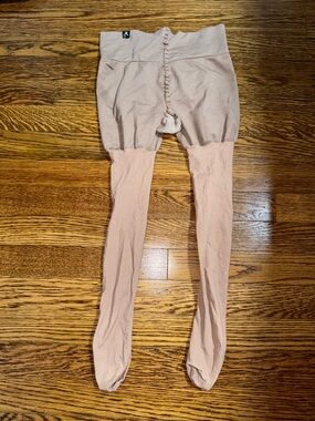 Nude/Taupe Sheertex rip-resistant tights